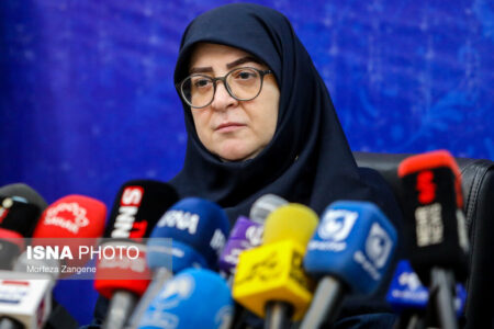مهاجرانی: ۷۰۰ کیلوگرم شمش طلای استاندارد وارد خواهد شد 