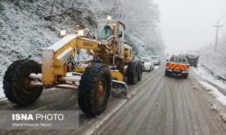 بارش برف سنگین در گردنه‌ کوهستانی حیران/ ممنوعیت تردد تریلر