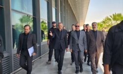 بازدید سفیر ایران از روند آمادگی در فرودگاه نجف برای استقبالی تاریخی از امام شهید