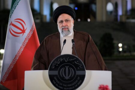 رئیس جمهور:برنامه اصلی دولت در سال جدید کنترل تورم همراه با رشد پایدار اقتصادی است