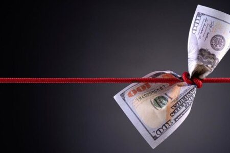 ۲ عامل مؤثر بر کاهش قیمت ارز/ انتظار شکست کف قیمتی اسفند ۱۴۰۱ در مسیر جدید دلار
