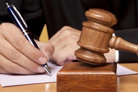حکم جالب دو قاضی در بوشهر؛ به جای حبس، کتاب بخرید