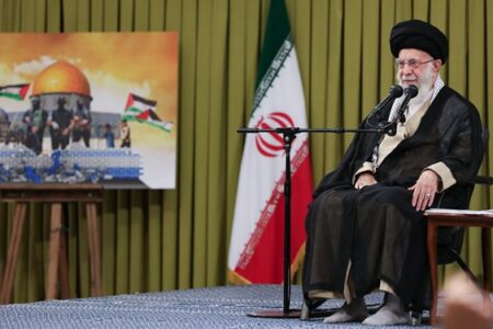 رهبرانقلاب: باید راه صدور نفت و ارزاق به رژیم صهیونیستی بسته شود