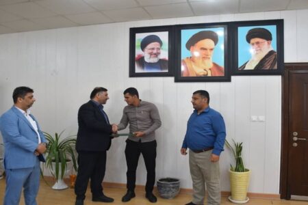 تجلیل از صیاد بوشهری به پاس تقابل با ناو جنگی آمریکا