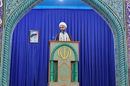 امام جمعه موقت بوشهر: اجرای پروژه راه‌آهن بوشهر تسریع شود