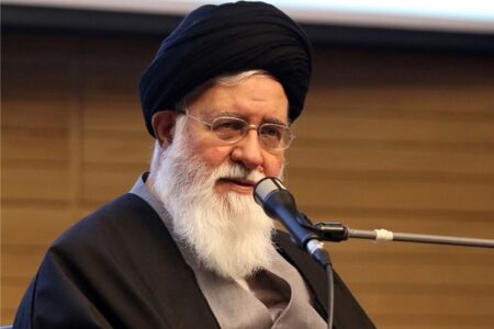 علم‌الهدی: یک جریان اخیراً به راه افتاده که افراد می‌گویند «ایستاده‌ایم اما گله‌‎مندیم»؛ گله‌مند از چه؟ / مردم از افراد، جریان‌ها و روش‌ها گله مند هستند؛ مردم از نظام گله‌‎ای ندارند / مشکلات معیشتی مانع از مشارکت مردم در انتخابات نخواهد شد