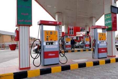 کاهش سهمیه آزاد سوخت گامی در مسیر سه نرخی شدن بنزین؟