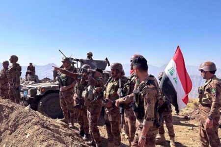 حمله داعش به مواضع ارتش و الحشد الشعبی عراق همزمان با تهاجم آمریکا