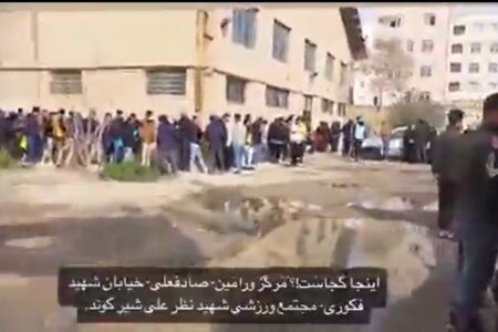 ببینید | صف سپرده ۱۰۰ میلیونیِ خرید اقامت ایران توسط افغان ها فقط در ورامین!