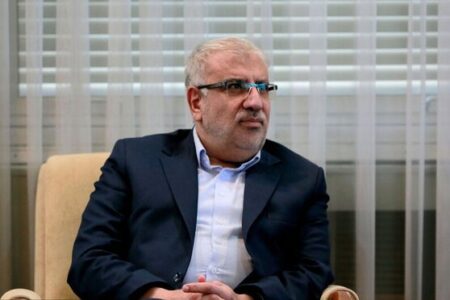 وزیر نفت: تولید نفت ایران ۴۰۰ هزار بشکه در روز افزایش می یابد