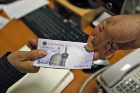 وام کارمندان بانک‌ها ۲ تا ۱۸ برابر وام فرزندآوری