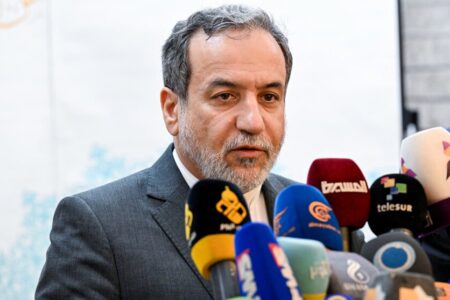 عراقچی: ما موشک‌های بالستیک به روسیه ندادیم