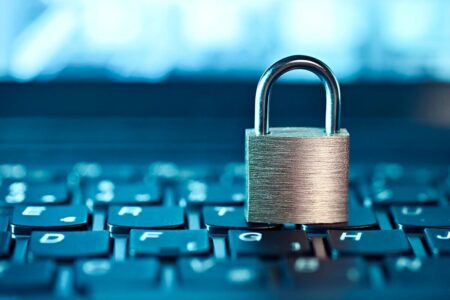 رفع فیلترینگ از اینجا به بعد دست رئیس‌جمهور است