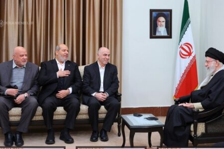 رهبر انقلاب: تهدیدهای آمریکا هیچ تاثیری بر مسئولان ایران ندارد