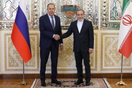 ادعای روزنامه کویتی: لاوروف به ایران پیشنهاد داده بجای مذاکره با اروپا، ترامپ و پزشکیان با یکدیگر دیدار کنند