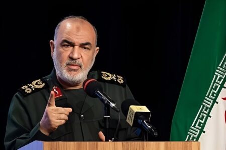 سرلشکر سلامی: ما سپاه پاسداران هستیم ما را برای نبردهای بزرگ ساخته اند | اسرائیل مانند سفره‌ای پهن مقابل ماست | نگران جنگ نیستیم اما…