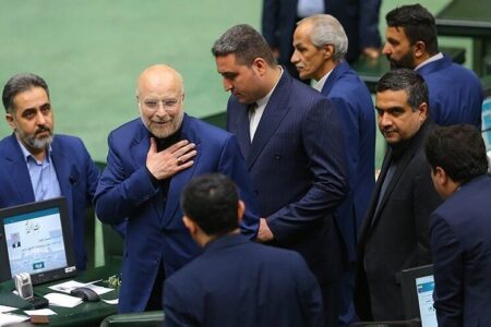 قالیباف با ۲۱۹ رأی رییس مجلس باقی ماند