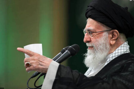 رهبر انقلاب: از ماجرای سفارت ها خیلی بدم آمد