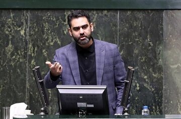 ادعای ثابتی درباره بریز و بپاش خانوادگی وزیر راه