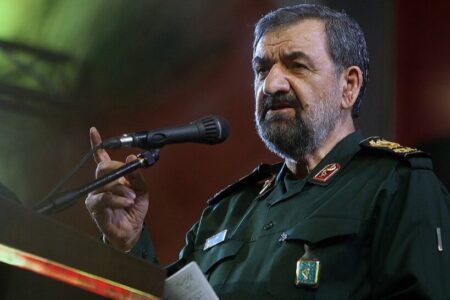 در مذاکره جدی و در جنگ جدی‌تر هستیم | ترامپ به‌شدت دچار خلاء مشروعیت است