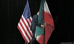 نیویورک‌تایمز مدعی شد: آزادسازی ۲۵ میلیارد دلار از دارایی‌های بلوکه شده ایران/ مسائل هسته ای ظرف ۳۰ تا ۶۰ روز مذاکره خواهد شد