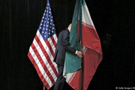 نیویورک‌تایمز مدعی شد: آزادسازی ۲۵ میلیارد دلار از دارایی‌های بلوکه شده ایران/ مسائل هسته ای ظرف ۳۰ تا ۶۰ روز مذاکره خواهد شد