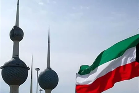 شلیک موشک به سمت کویت؛ سپاه به تعرض آمریکا به بندرعباس پاسخ داد