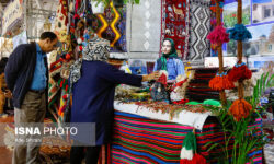 ایجاد بازارهای هنر، سوغات و صنایع دستی به جهت حمایت از بانوان سرپرست خانوار