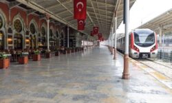 پیشفروش بلیت قطارهای تهران – وان چه شد؟