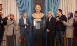 سردیس حسن ریاحی موسیقی‌دان رونمایی شد