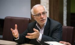 اگر بی‌طرف نیستید دست‌کم انصاف داشته باشید