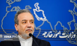 عراقچی: گفت و گوی غیر مسقیم ایران و آمریکا در عمان آغاز می‌شود