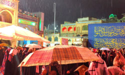 ویدیو/ مراسم احیا در امامزاده صالح؛ شب‌ زنده‌داری زیر باران