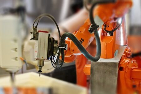 ربات‌های صنعتی توسط دانشجویان ایرانی به صورت کامل ساخته می‌شود