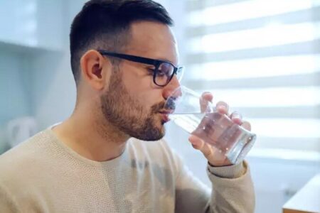 تشنگی بیش از حد؛ علل و روش درمان