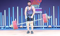علت غیبت قهرمان جهان در اردوی تیم ملی وزنهبرداری