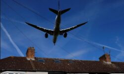 صنعت هواپیمایی از کاهش قیمت نفت سود می‌برد