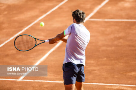 اعتراض مربیان تنیس خاکی خوزستان نسبت به تعطیلی ۴ ماهه زمین‌های تنیس سازمان آب و برق