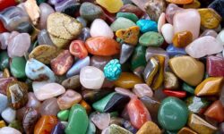 از راه‌اندازی هنرستان‌های مهارتی تا دپارتمان گوهرتراشی