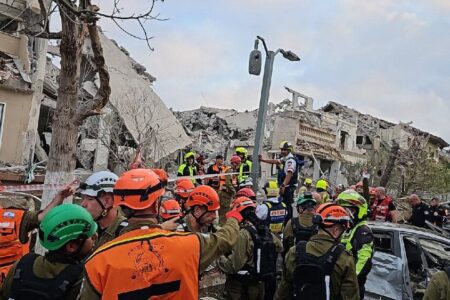 هلاکت ۲ صهیونیست در حمله موشکی ایران به ریشون لتسیون