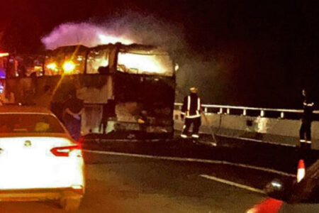 آتش‌سوزی اتوبوس در غرب هند با ۲۰ کشته