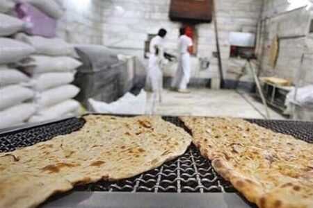 کمبود آرد در همدان وجود ندارد/ آرد ۷۰۰ هزار تومانی نداریم