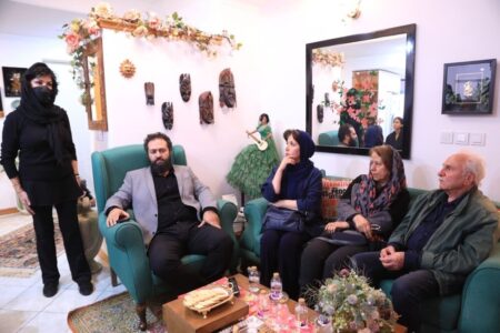 دیدار هنرمندان با فرزانه کابلی برای هم دردی