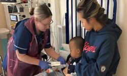 پسری ۳ ساله اولین دریافتکننده ژندرمانی برای درمان یک بیماری مرگبار شد