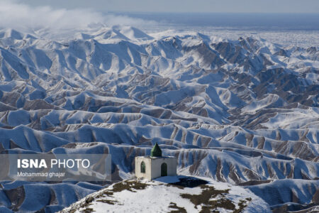بارش برف در آرامگاه خالد نبی