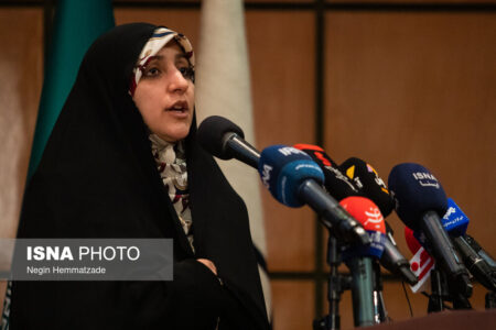 باور و اعتقاد رهبر شهید به جایگاه زن و خانواده