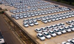 ‌۱۰ هزار میلیارد تومان عایدی ایران‌خودرو از پیش‌فروش اخیر/ تحویل خودروها سال آینده
