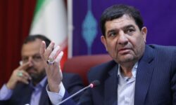 مخبر: فعالیتهای صنعتی و اقتصادی دولت به بخش خصوصی واگذار میشود