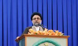 مسئولان با همه توان برای رفع مشکلات اشتغال و معیشت مردم تلاش کنند