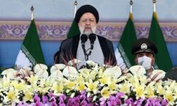 رئیسی: ملت به ارتش اعتماد دارد/ نیروهای آمریکایی باید زودتر منطقه را ترک کنند